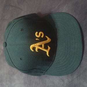 New Era Oakland A's Official On-Field Cap, Size 7 1/8 (56.8cm)
